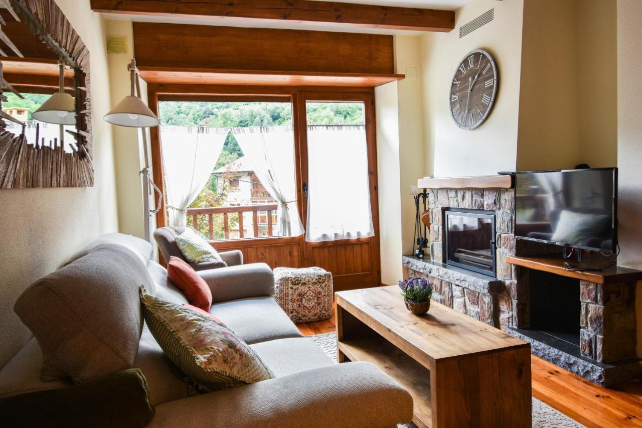 Apartament Deluxe Espot - L'Amfitriona Extérieur photo